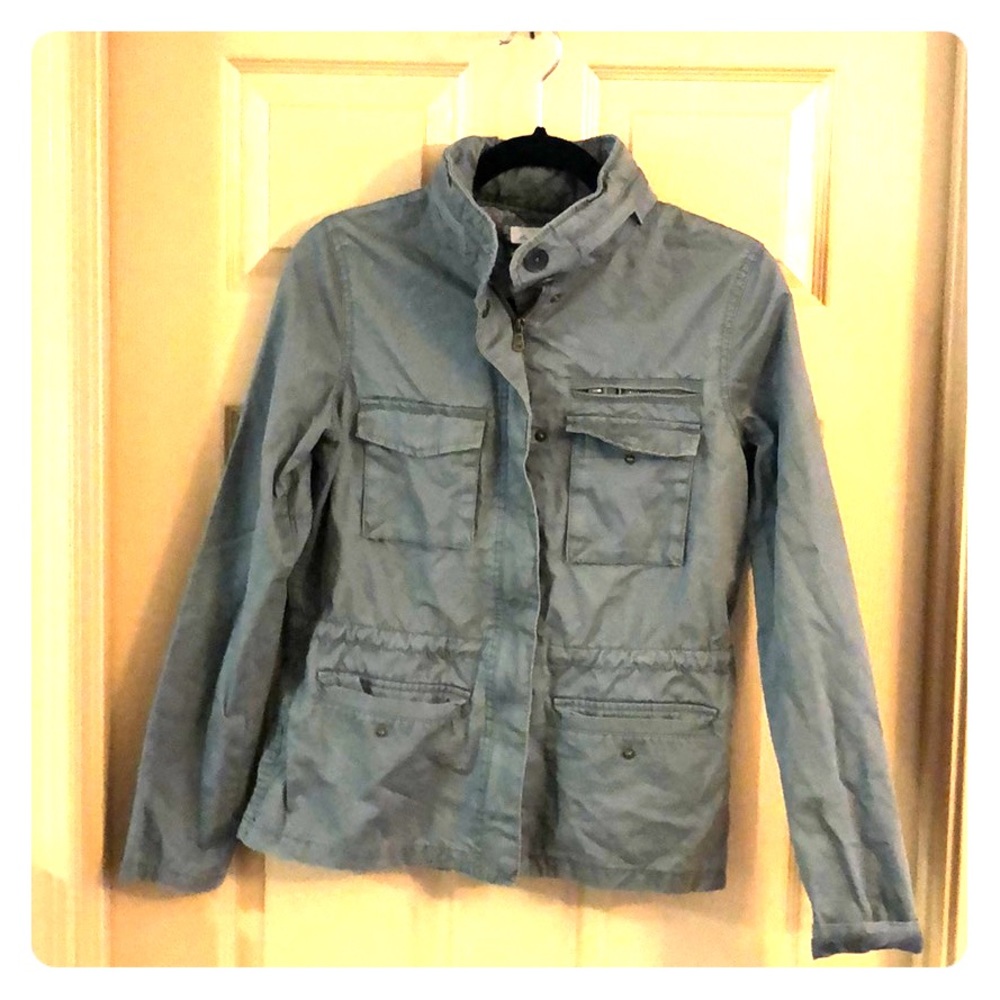 Flattering green H&M jacket w/hideaway hood